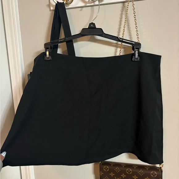 NWT Classic Black Mini Skirt - Picture 4 of 5